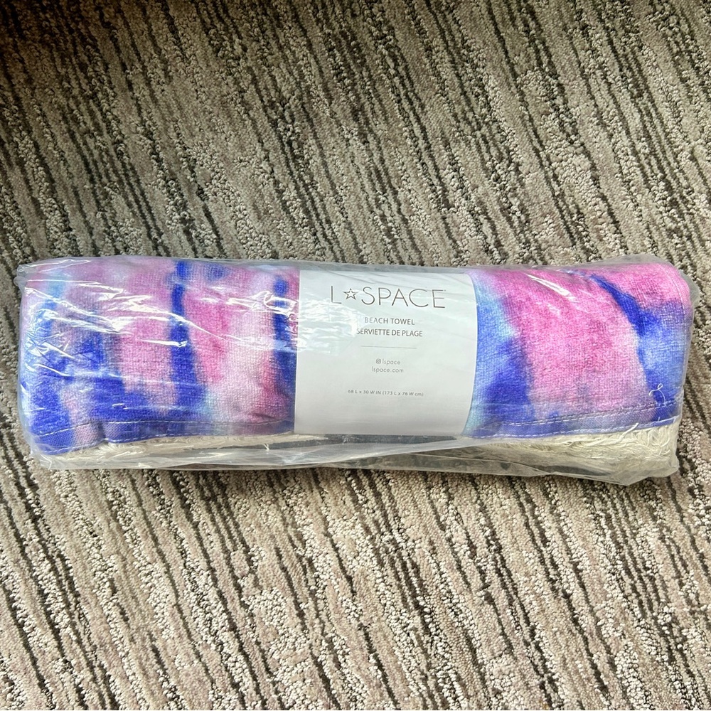 L*Space Tie Dye BOHO Pink Beach, Bath, Swim Towel NWT - Picture 2 of 4
